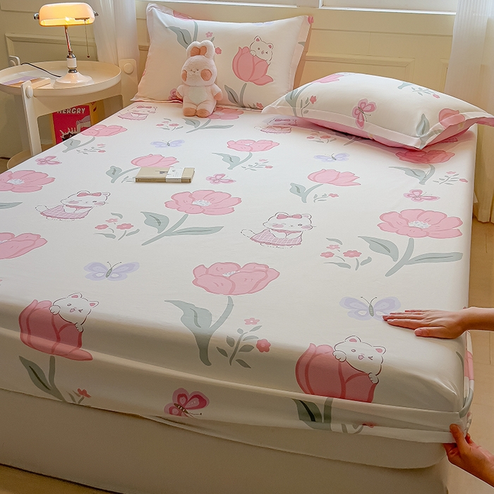 91家纺网 家纺一手货源 找家纺 拾物记 2025新款A类无荧光全喷气全棉12868单床笠 花欣猫趣-粉