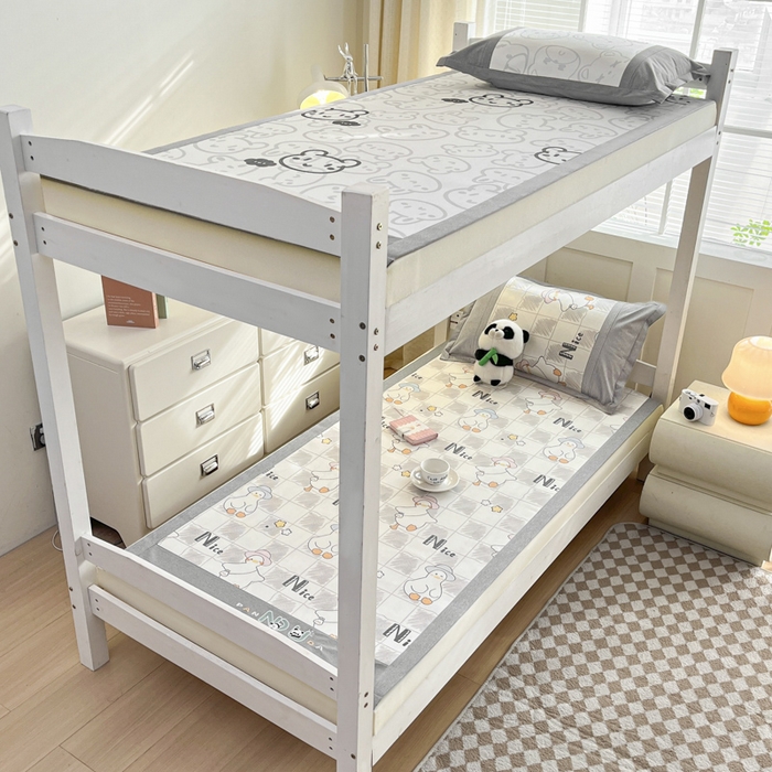 91家纺网 家纺一手货源 找家纺 阿亮家居 2025新款印花冰藤凉席-学生款 可哒鸭