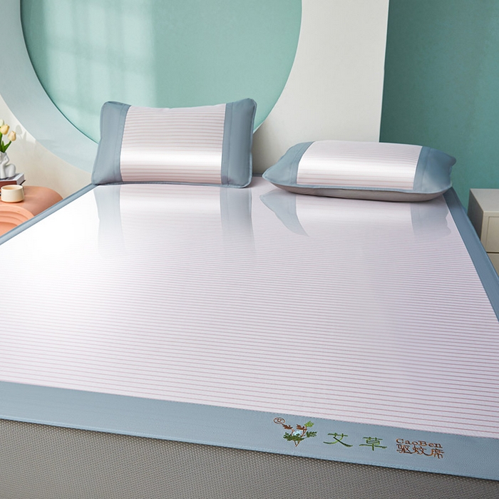 91家纺网 家纺一手货源 找家纺 阿亮家居 2025新款凉席三明治刺绣可水洗碳光冰丝席宽包边艾香系列 艾香冰丝席条纹-树莓粉