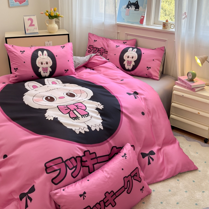 91家纺网 家纺一手货源 找家纺 摩卡（乐趣） 2025新款水洗真丝数码印花卡通兔系列四件套 兔小懒