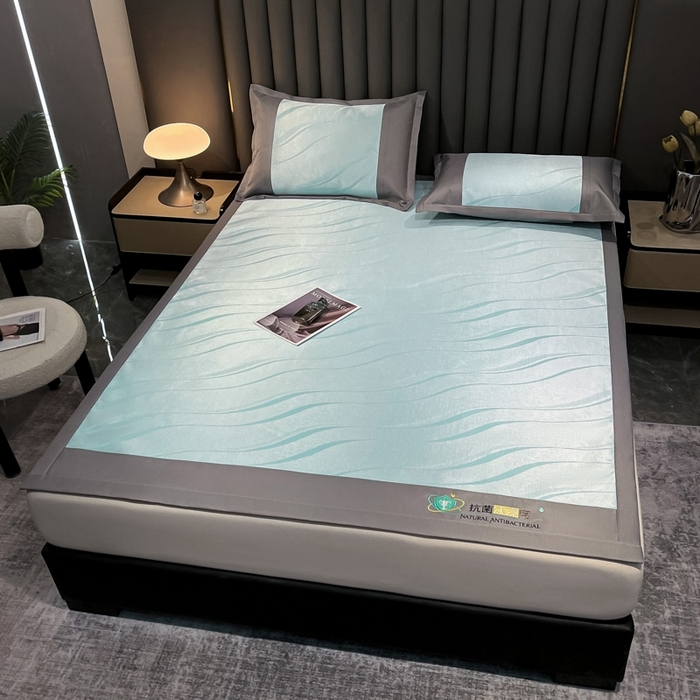 91家纺网 家纺一手货源 找家纺 阿亮家居 2025新款凉席冰丝席三明治宽包边刺绣款粗冰丝凉席 柔美-绿