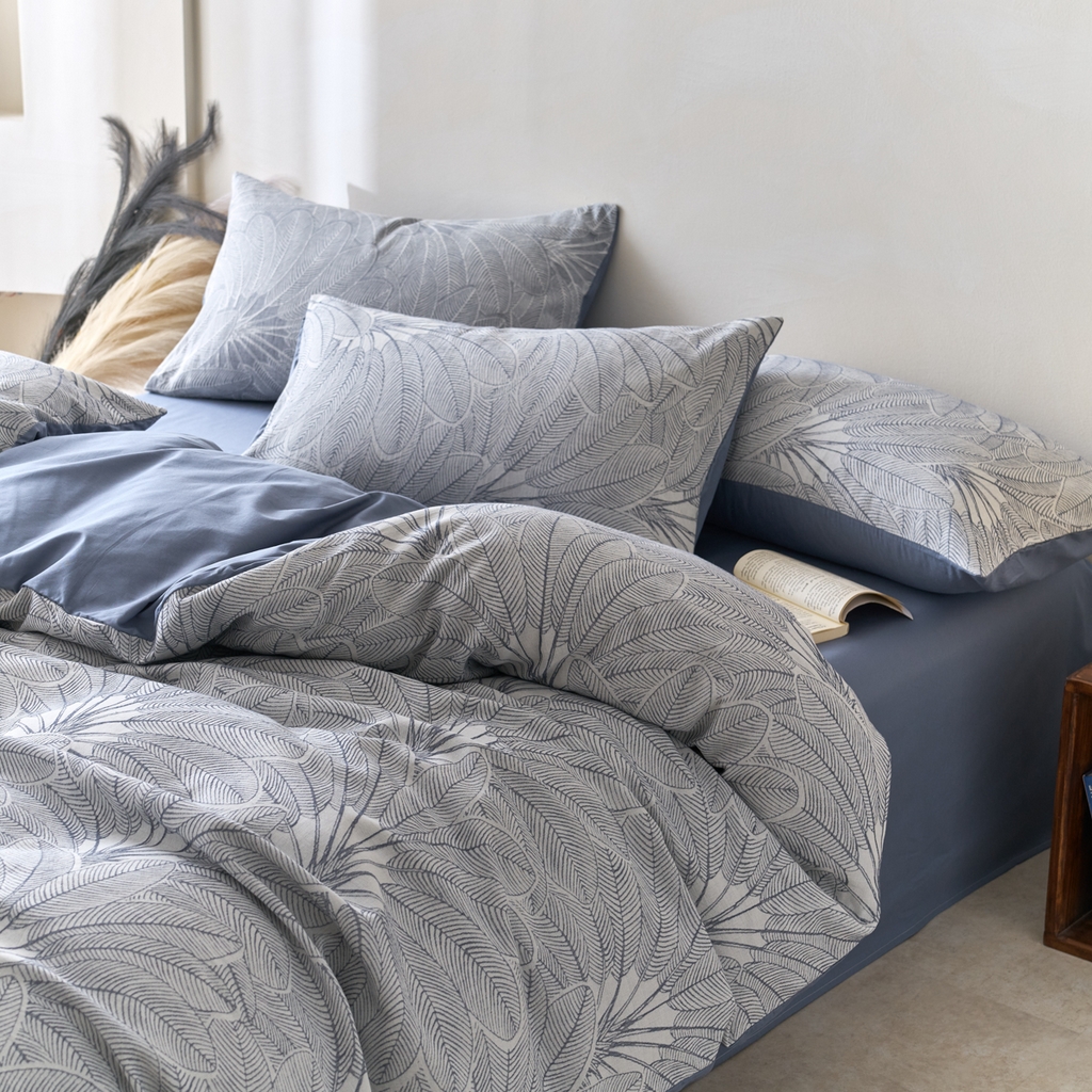 91家纺网 家纺一手货源 找家纺 金丝鸟2025新款全棉纯棉三层纱提花四件套 耶鲁斯蓝