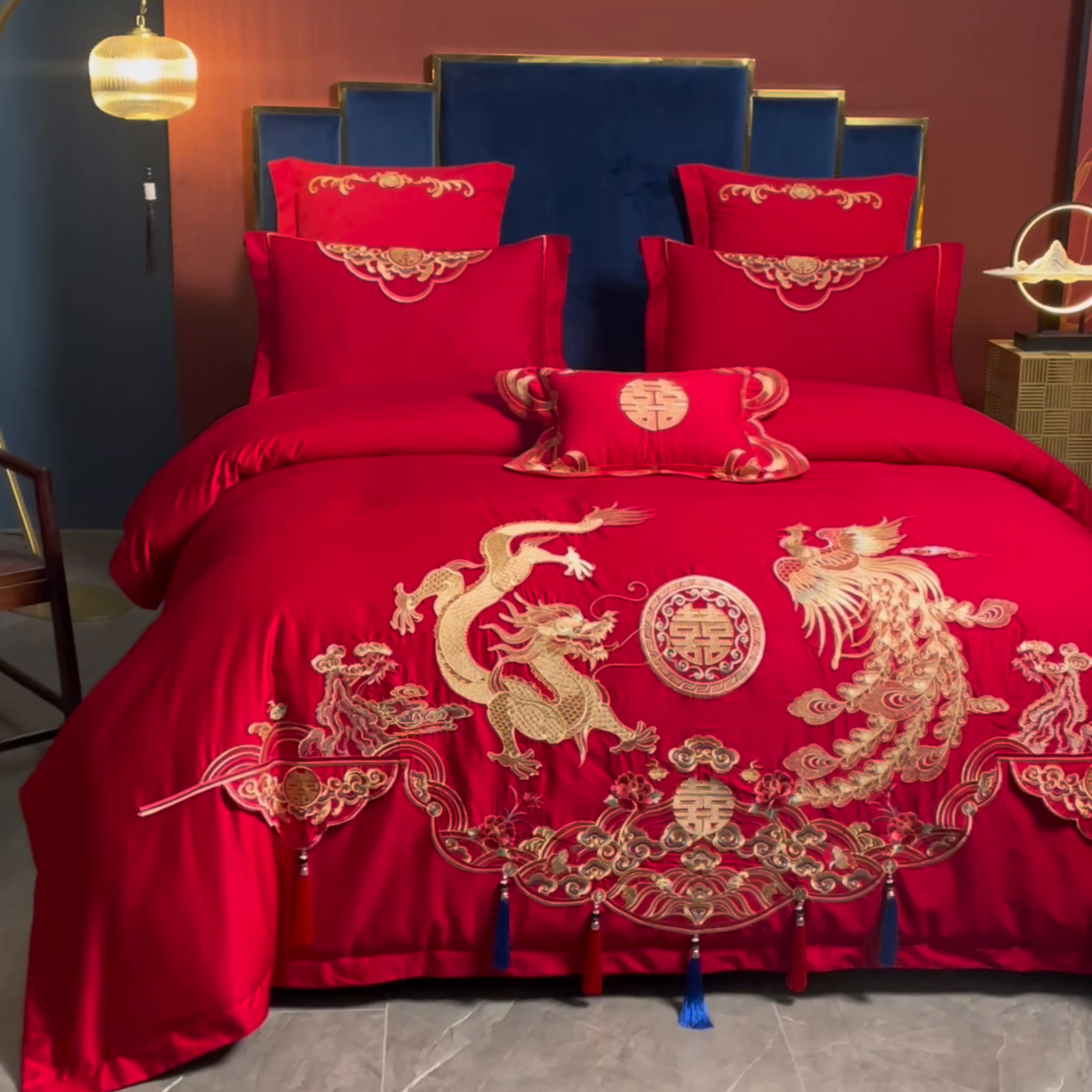 91家纺网 家纺一手货源 找家纺 慕她家纺 慕她婚庆四件套大红色磨毛亲肤棉刺绣结婚工艺款床上用品 龙凤欢腾
