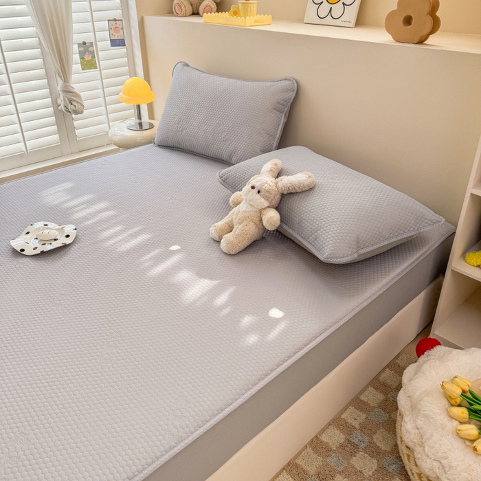 91家纺网 家纺一手货源 找家纺 阿亮家居 2025新款凉席凉豆豆单包边可水席单凉席三件套冰豆豆席 小米粒高级灰床笠款