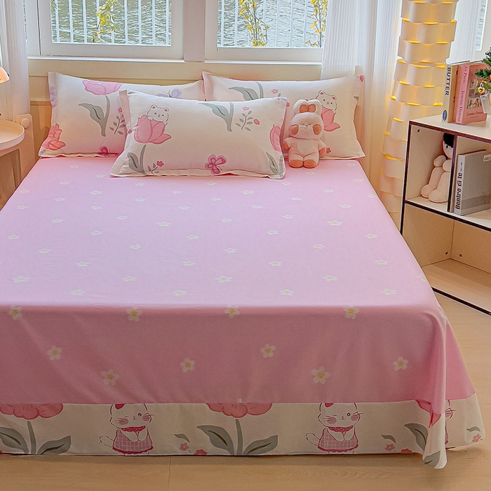 91家纺网 家纺一手货源 找家纺 拾物记 2025新款A类无荧光全喷气12868全棉B版单床单 花欣猫趣-粉B版