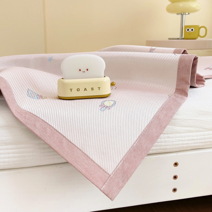 91家纺网 家纺一手货源 找家纺 鱼宝2025新款儿童冰藤软席 乐乐猫