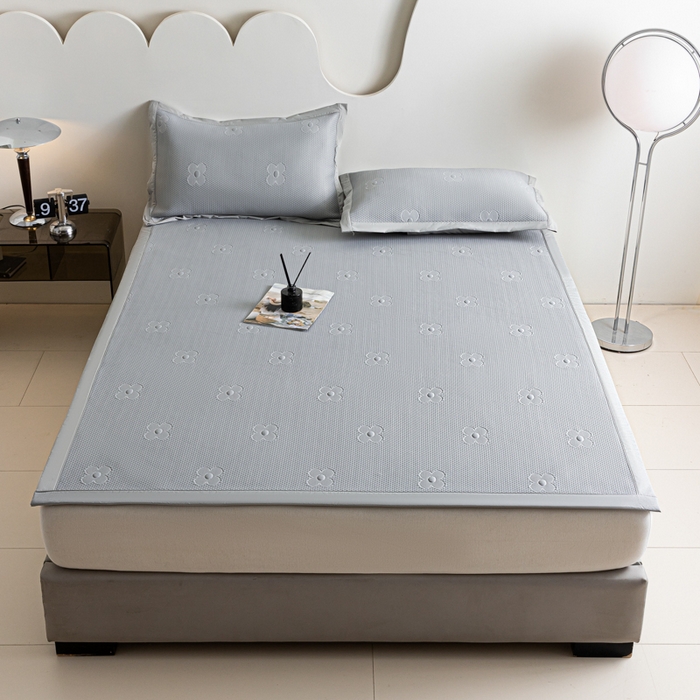 91家纺网 家纺一手货源 找家纺 阿亮家居 2025新款凉席凉豆豆软席床席款 四叶草-冰川灰