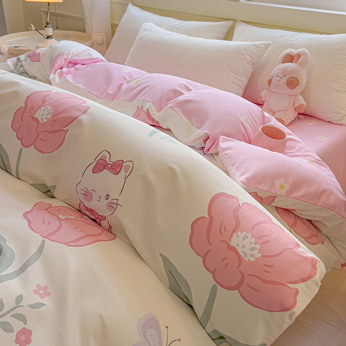 91家纺网 家纺一手货源 找家纺 拾物记 2025新款A类无荧光全喷气全棉12868单被套 花欣猫趣-粉