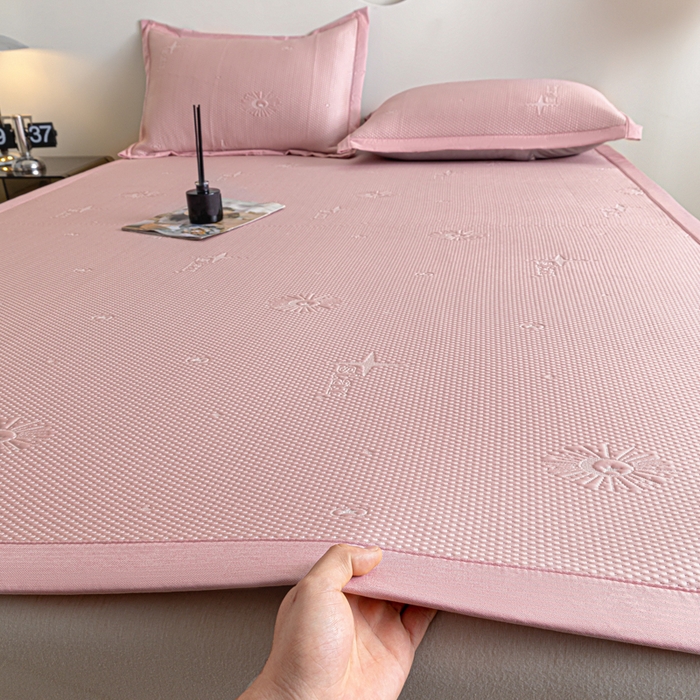 91家纺网 家纺一手货源 找家纺 阿亮家居 2025新款凉席凉豆豆软席床席款 爱丽丝-樱花粉