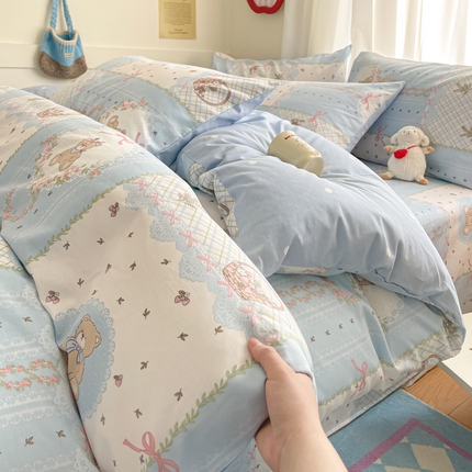 91家纺网 家纺一手货源 找家纺 首尔家纺 2025新款全棉印花四件套小清新系列 中古小花熊