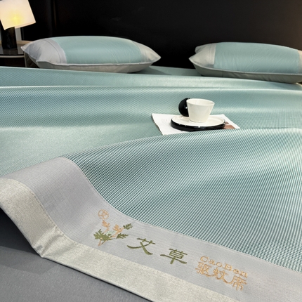 阿亮家居 2025新款刺绣可水洗碳光冰丝席宽包边无纺布冰丝席艾香系列 艾草千鸟格床席款绿色