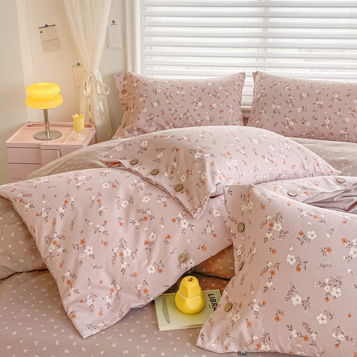 91家纺网 家纺一手货源 找家纺 星窝家纺 2025新款纽扣款水洗棉印花四件套 花上枝咖