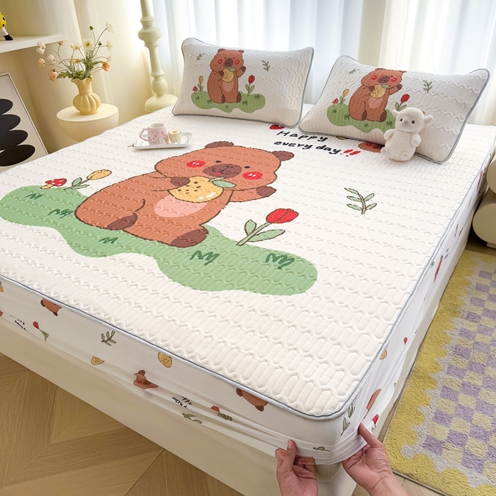 91家纺网 家纺一手货源 找家纺 希廷顿 2025新款大版印花乳胶凉席床笠款三件套 卡皮巴拉