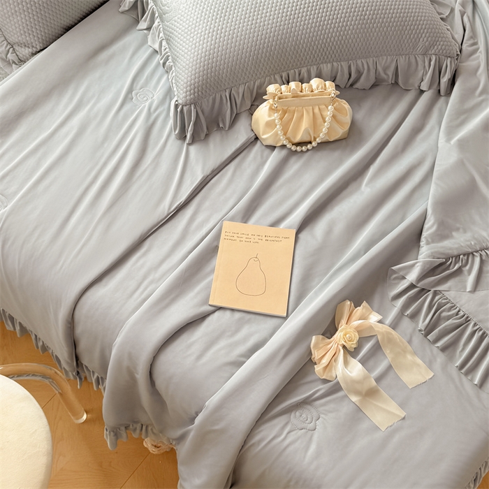 91家纺网 家纺一手货源 找家纺 恒爱家纺 2025新款冰丝国色天香夏被床盖四件套 时尚灰