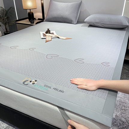 91家纺网 家纺一手货源 找家纺 （总）阿亮家居 2025新款刺绣款凉豆豆凉席