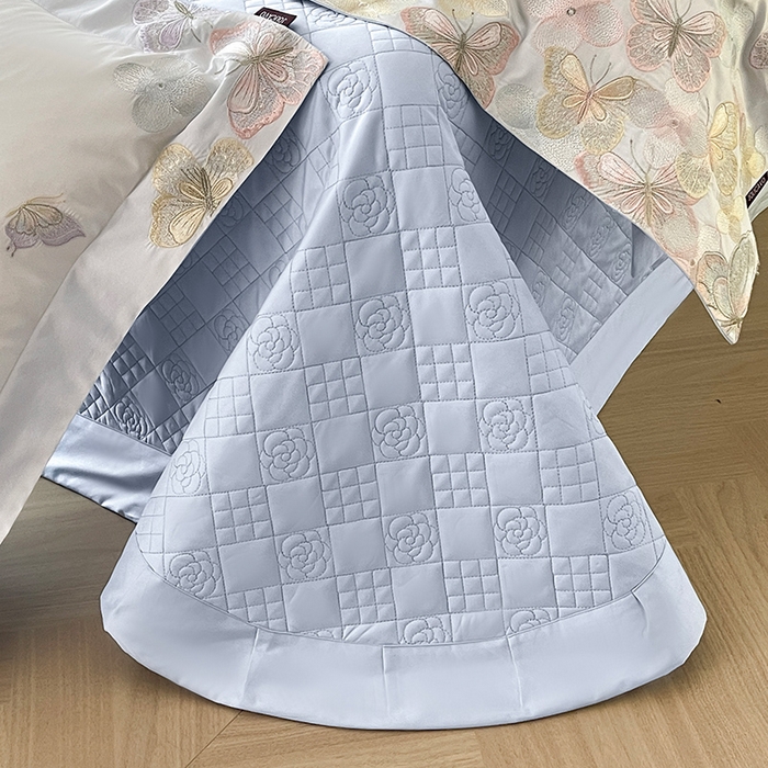 91家纺网 家纺一手货源 找家纺 直播爆款A类100支长绒棉夹棉床盖床笠四件套全棉纯棉床单加厚高端重工刺绣四季款床上用品 茉婉-白蓝