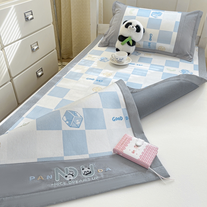 91家纺网 家纺一手货源 找家纺 阿亮家居 2025新款印花冰藤凉席-学生款 冰块蓝