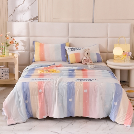 91家纺网 家纺一手货源 找家纺 经年 2025新款A类凉感丝豆豆夏被 彩虹语