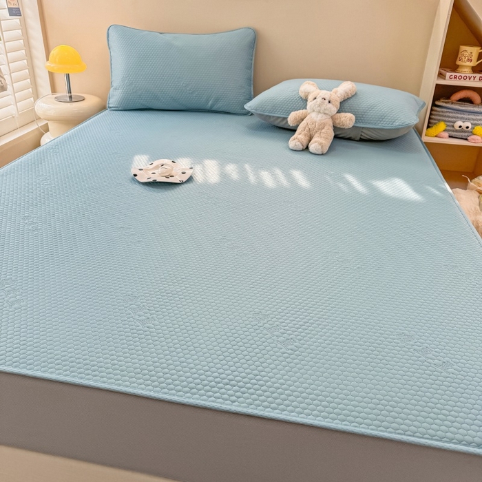 91家纺网 家纺一手货源 找家纺 阿亮家居 2025新款凉席凉豆豆单包边可水席单凉席三件套冰豆豆席 小米粒天空蓝床笠款