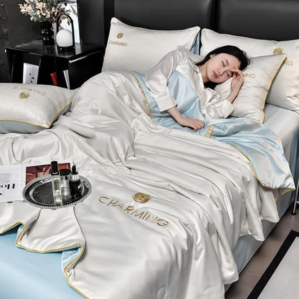 伊梵居 2025新款水洗真丝刺绣夏被四件套 奶昔白+天空蓝