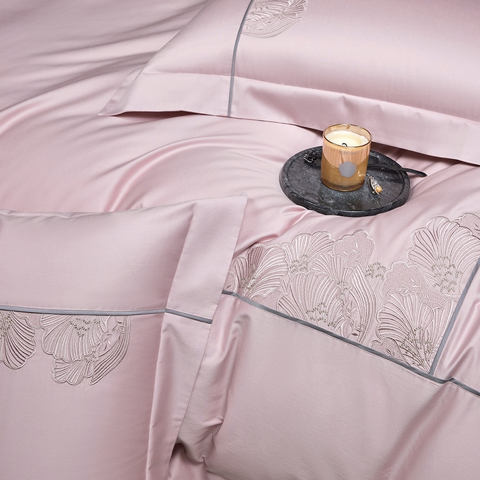 91家纺网 家纺一手货源 找家纺 榻尚家居 2025新款120支贡缎长绒棉绣花四件套-花漾系列 花漾-粉