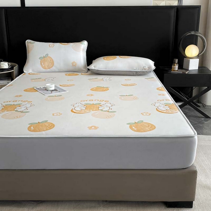 91家纺网 家纺一手货源 找家纺 2025新款印花冰丝凉席反面无纺布 冰丝-床笠款-橙子兔