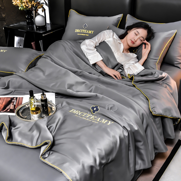 91家纺网 家纺一手货源 找家纺 伊梵居 2025新款水洗真丝刺绣夏被四件套 梵花-高级灰