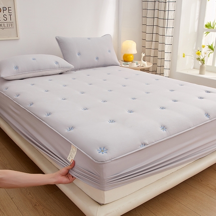 91家纺网 家纺一手货源 找家纺 （总）盛眠 2025新款水洗棉刺绣夹棉床笠床罩家用床垫套