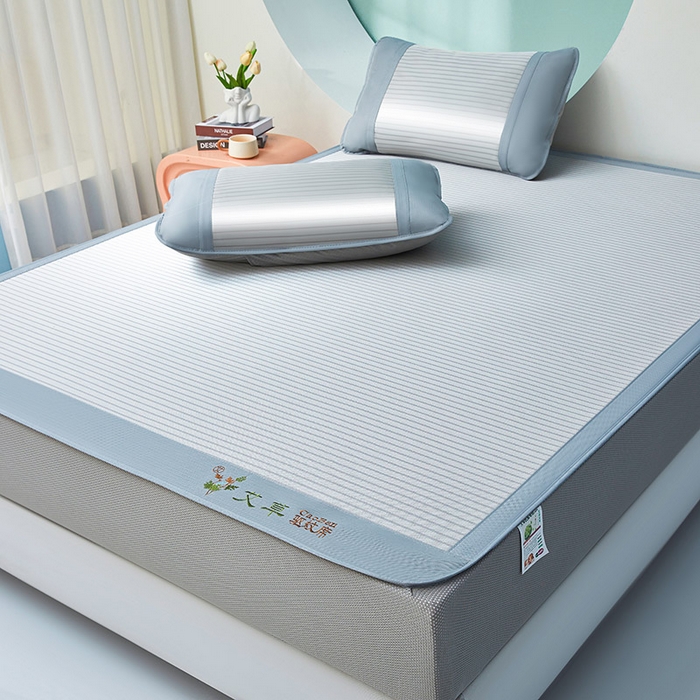 91家纺网 家纺一手货源 找家纺 阿亮家居 2025新款凉席三明治刺绣可水洗碳光冰丝席宽包边艾香系列 艾香冰丝席条纹-绅士灰