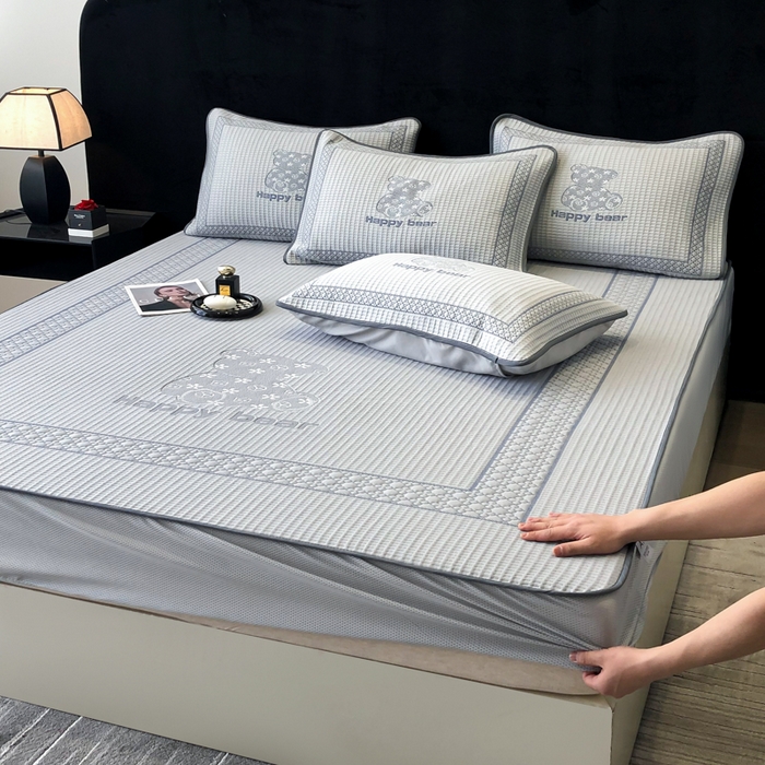 91家纺网 家纺一手货源 找家纺 首尔家纺 2025新款大版凉感丝凉席 快乐熊-高级灰