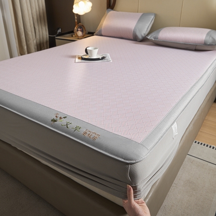 阿亮家居 2025新款凉席三明治刺绣可水洗碳光冰丝席宽包边艾香系列 艾香冰丝床笠饼干-粉