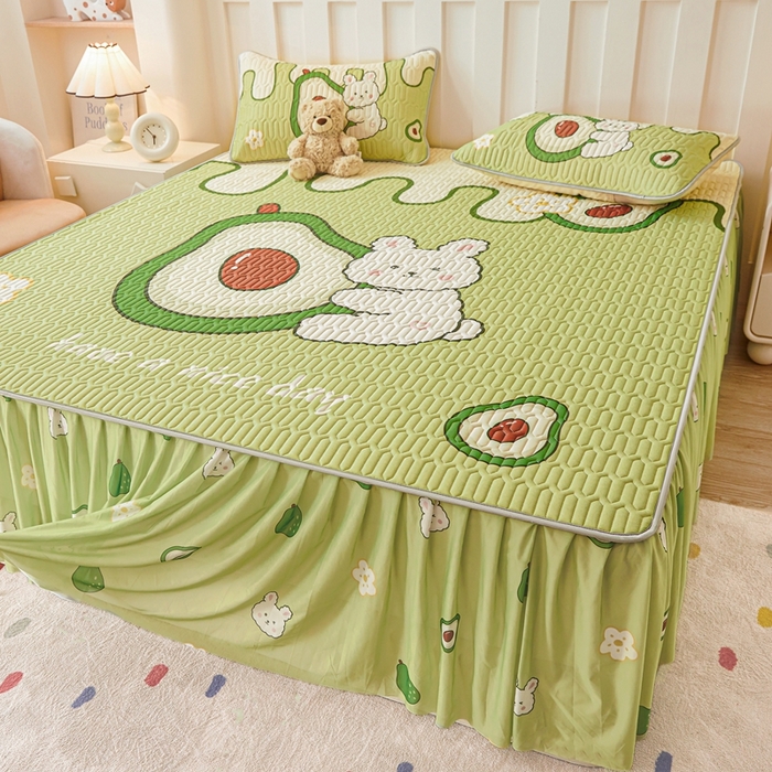 91家纺网 家纺一手货源 找家纺 希廷顿 2025新款大版印花乳胶凉席床裙款三件套 牛油果绿