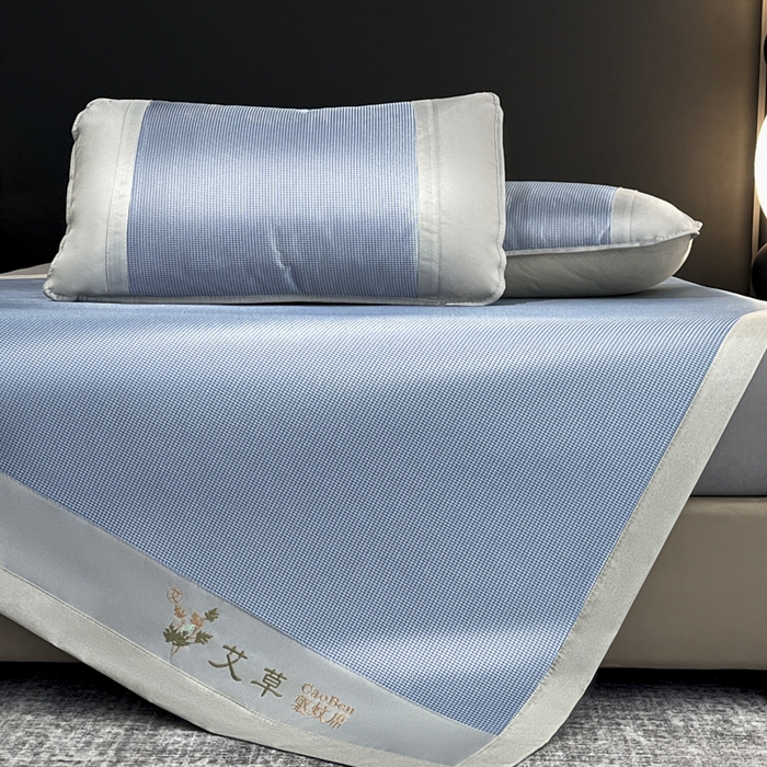 91家纺网 家纺一手货源 找家纺 （总）阿亮家居 2025新款凉席三明治刺绣可水洗碳光冰丝席宽包边艾香系列