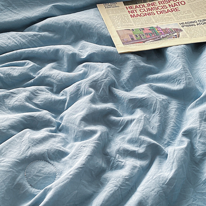 91家纺网 家纺一手货源 找家纺 益多眠 2026新款水洗棉夏被四件套 天蓝+深灰