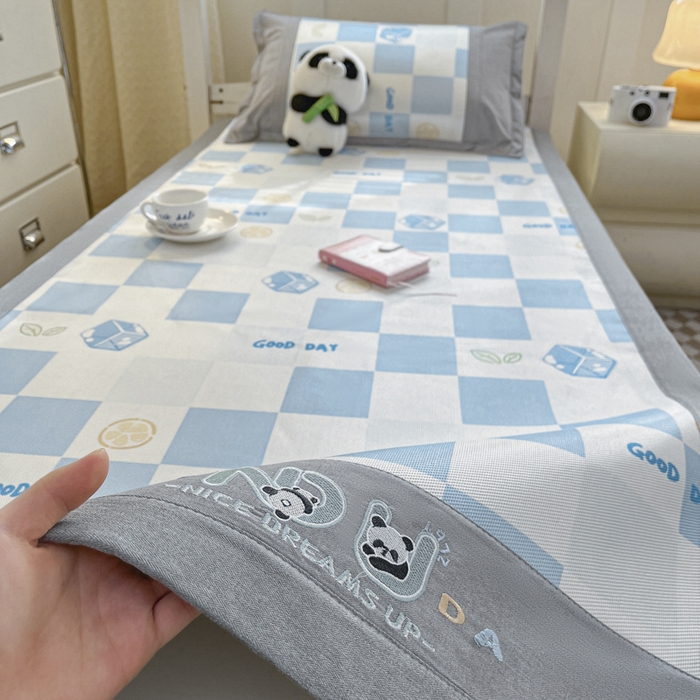 91家纺网 家纺一手货源 找家纺 阿亮家居 2025新款印花冰藤凉席-学生款 冰块蓝