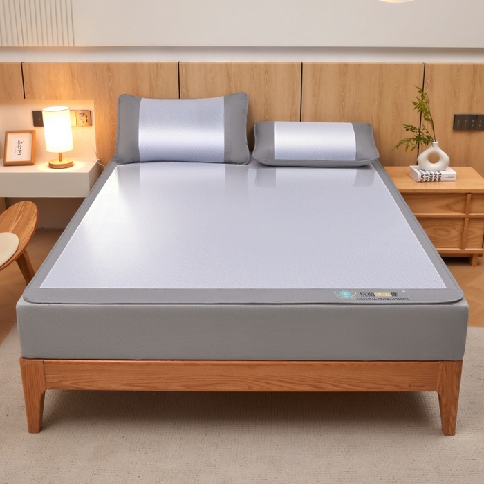 91家纺网 家纺一手货源 找家纺 阿亮家居 2025新款冰藤席凉席三件套包边抗菌刺绣款冰藤凉席 蓝紫色-床笠款