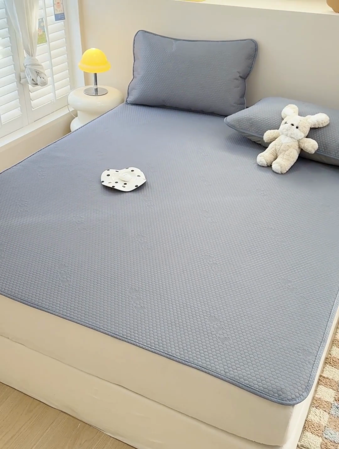 91家纺网 家纺一手货源 找家纺 阿亮家居 2025新款凉席凉豆豆单包边可水席单凉席三件套冰豆豆席 小米粒深海灰床席款