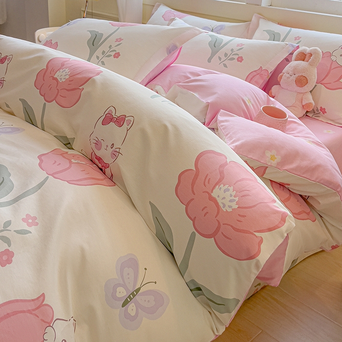 91家纺网 家纺一手货源 找家纺 拾物记 2025新款A类无荧光全喷气全棉12868四件套 花欣猫趣-粉