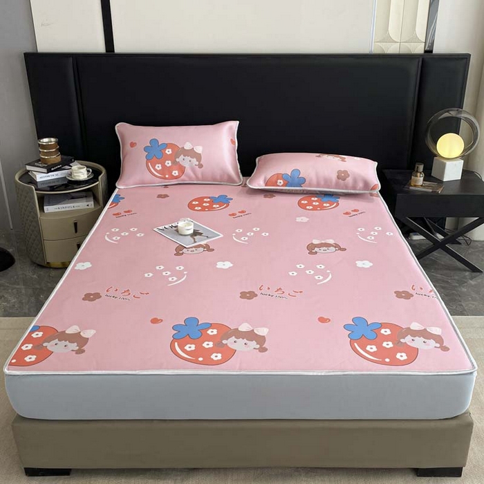 91家纺网 家纺一手货源 找家纺 2025新款印花冰丝凉席反面无纺布 冰丝-床笠款-草莓