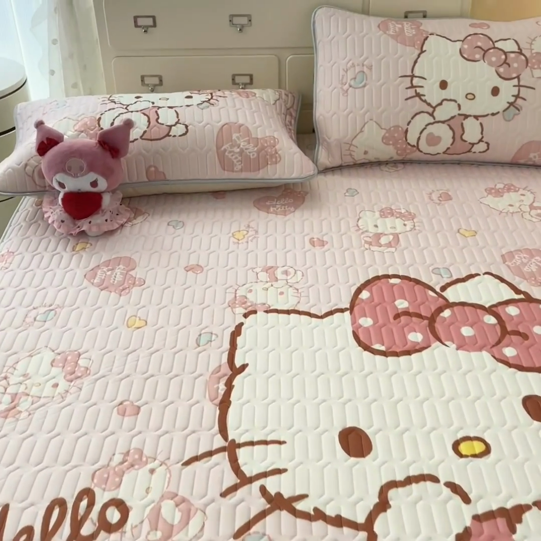 91家纺网 家纺一手货源 找家纺 金爱家 2025新款三丽鸥乳胶凉席大版床笠款 床笠款凉席-爱心kt