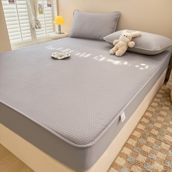 91家纺网 家纺一手货源 找家纺 阿亮家居 2025新款凉席凉豆豆单包边可水席单凉席三件套冰豆豆席 小米粒高级灰床笠款