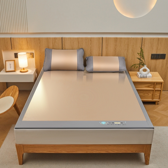 91家纺网 家纺一手货源 找家纺 阿亮家居 2025新款冰藤席凉席三件套包边抗菌刺绣款冰藤凉席 咖色-床席款