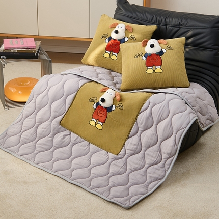 91家纺网 家纺一手货源 找家纺 枕芯真意 枕芯真意 2025新款灯芯绒可爱立体卡通抱枕被被子被芯 浅苔绿-水晶绒