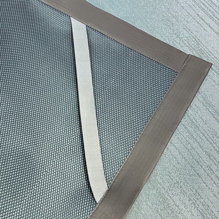 91家纺网 家纺一手货源 找家纺 阿亮家居 2025新款凉席冰丝席三明治宽包边刺绣款粗冰丝凉席 流星雨-灰