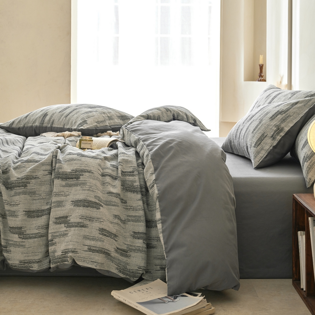 91家纺网 家纺一手货源 找家纺 金丝鸟2025新款全棉纯棉三层纱提花四件套 树影灰