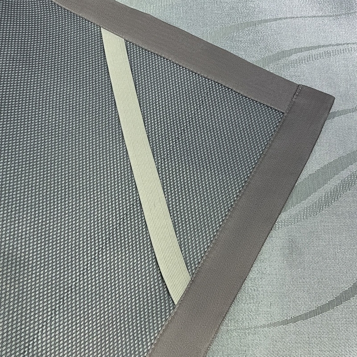 91家纺网 家纺一手货源 找家纺 阿亮家居 2025新款凉席冰丝席三明治宽包边刺绣款粗冰丝凉席 柔美-灰