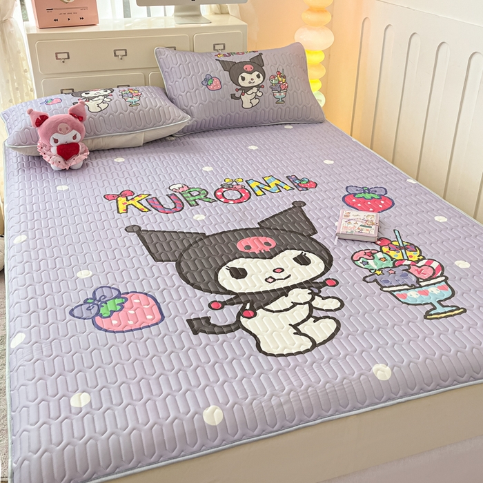 91家纺网 家纺一手货源 找家纺 金爱家 2025新款三丽鸥乳胶凉席大版床笠款 床笠款凉席-夏日冰爽