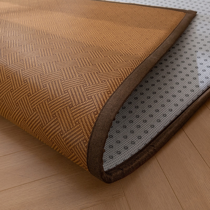 91家纺网 家纺一手货源 找家纺 阿亮家居 2025新款包边工艺凉感冰藤地铺睡垫系列凉席地垫 饼干花