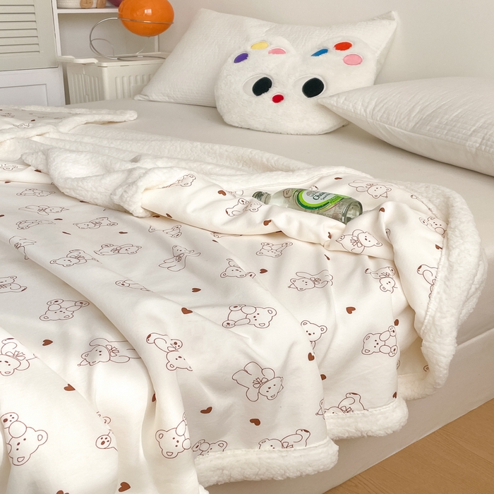 91家纺网 家纺一手货源 找家纺 857家居 2025新款双层针织纱羊羔绒毛毯 爱心熊宝