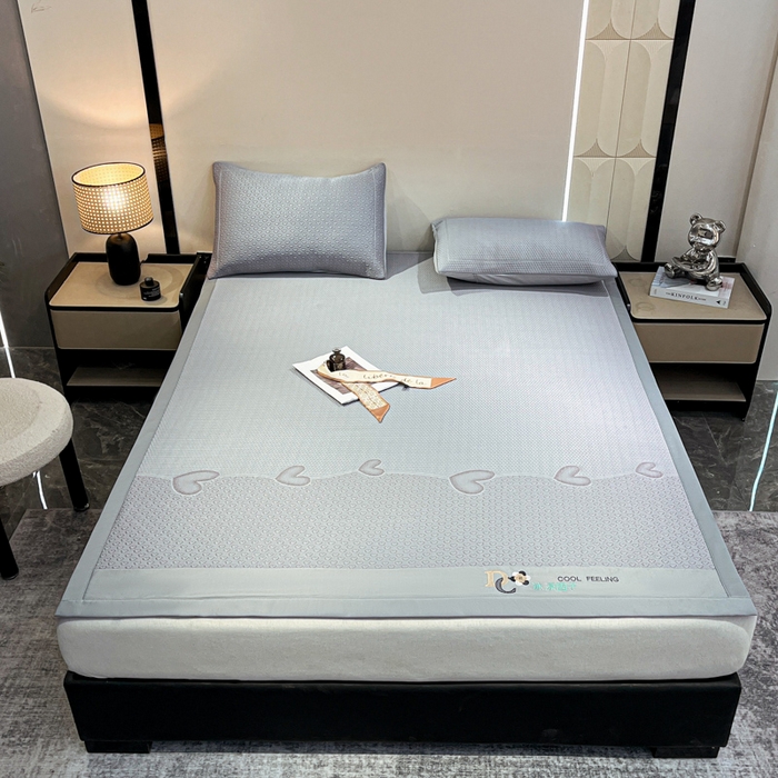 91家纺网 家纺一手货源 找家纺 阿亮家居 2025新款刺绣款凉豆豆凉席 凉豆豆-爱心灰色